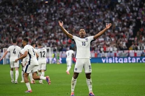 Nghi ngờ phân biệt chủng tộc, UEFA mở điều tra trận đấu Serbia và Anh