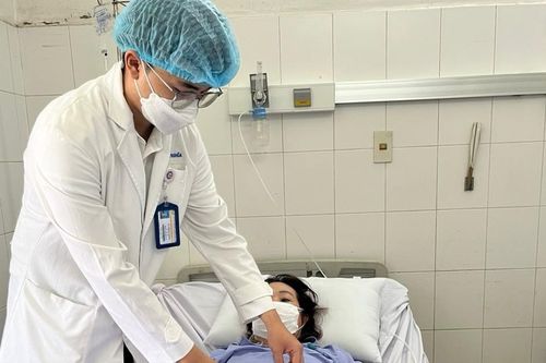 Cứu sống bệnh nhân xuất huyết tiêu hóa hiếm gặp nguy kịch
