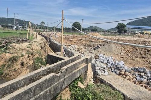 Thanh Hóa: Xây nhà máy, phá luôn kênh thủy lợi