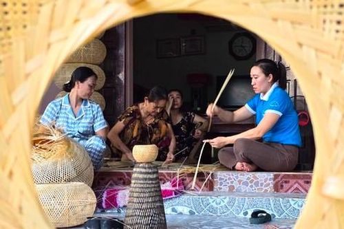 Lập tổ 'mây tre đan' để giữ nghề truyền thống, chị em kiếm thêm thu nhập nuôi gia đình
