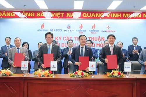 Petrovietnam ký các thỏa thuận triển khai chuỗi dự án khí điện Lô B-Ô Môn