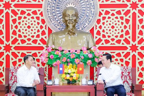 Chủ tịch UBND tỉnh Nguyễn Đức Trung tiếp Bí thư, Tỉnh trưởng tỉnh Xay Sổm Bun (CHDCND Lào)