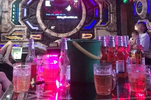 Thanh Hóa: Quán karaoke ở huyện Hoằng Hóa bị tố 'chặt chém' 60.000 đồng/gói bim bim