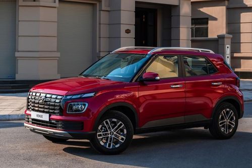 Hyundai giảm giá loạt mẫu xe mới, lên tới 100 triệu đồng