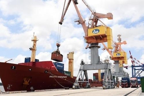 Không thiếu container phục vụ nhu cầu xuất nhập khẩu của Việt Nam