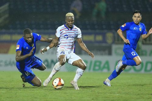 Vòng 24 V.League 1: 'Nóng bỏng' cuộc đua tránh vị trí đá play-off trụ hạng