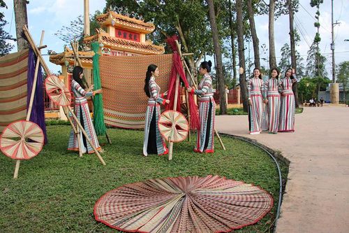 Khơi dậy tiềm năng, phát huy lợi thế ngành du lịch