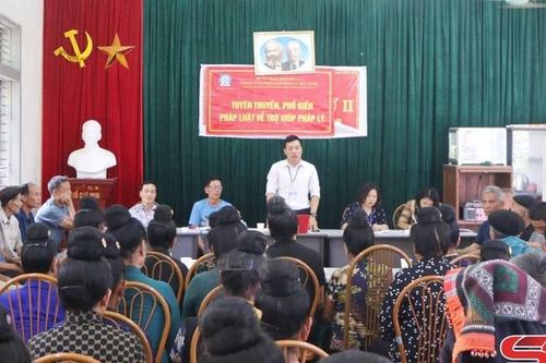 Cầu nối đưa chính sách pháp luật đến với nhân dân