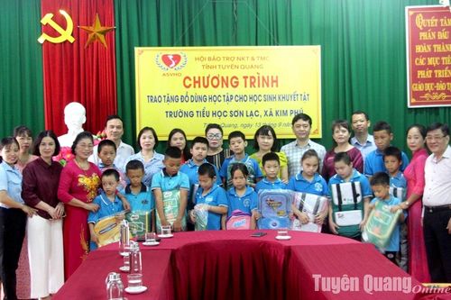 Giúp trẻ khuyết tật tự tin hòa nhập cộng đồng