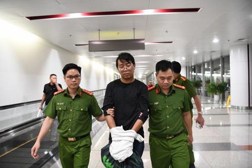 Trốn truy nã sang Thái Lan vẫn điều hành sản xuất, mua bán trái phép chất ma túy ở Việt Nam
