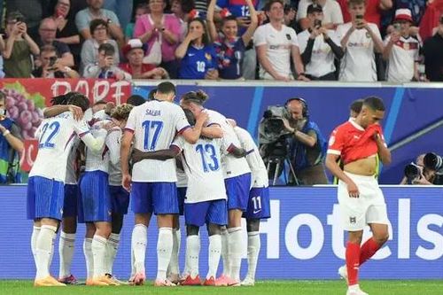 Pháp 1-0 Áo: 'Gà trống Gaulois' thắng nhọc nhằn