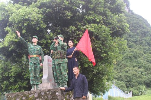 Đồn Biên phòng Cửa khẩu Quốc tế Tà Lùng tuyên truyền phổ biến, giáo dục pháp luật cho hơn 3.500 lượt người