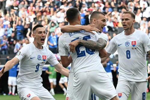 Lukaku mất 2 bàn thắng, Bỉ thua sốc Slovakia
