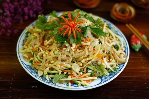 Món ăn vặt thưởng thức tại bãi biển Phú Yên