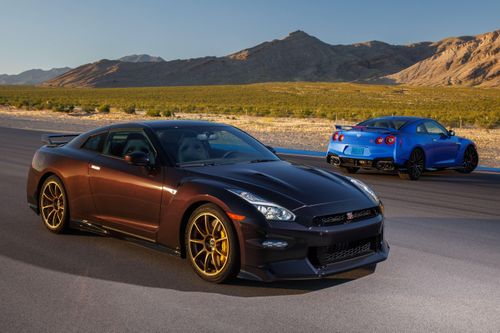 Nissan GT-R T-spec Takumi Edition giá hơn 150.000 USD