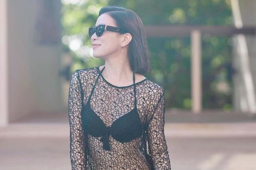 Xa Thi Mạn khoe ảnh mặc bikini gợi cảm