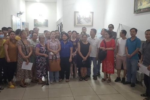 TP Hồ Chí Minh: 214 chủ căn hộ chung cư bỗng dưng bị xiết nợ