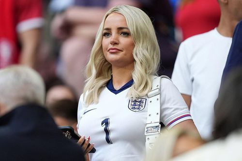 Southgate ra quyết định cởi mở dành cho WAGs tuyển Anh ở EURO bất chấp tranh cãi, lý do chỉ vì nơi đóng quân