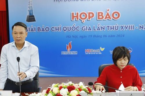 Các tác giả đoạt giải - trung tâm của Lễ trao Giải Báo chí Quốc gia năm 2023