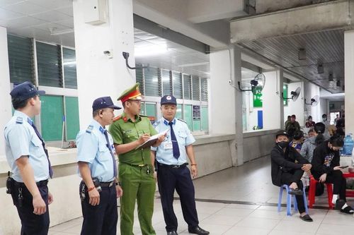 Lừa đảo trong khuôn viên bệnh viện