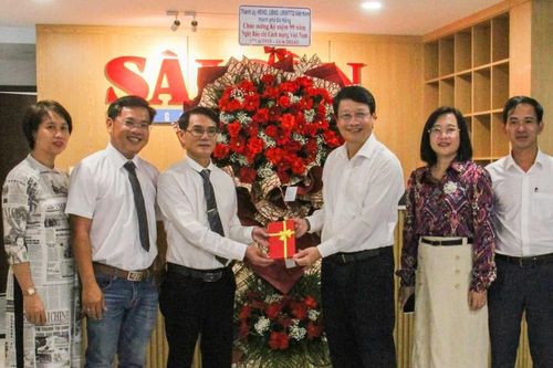 Chủ tịch HĐND TP Đà Nẵng thăm, chúc mừng Văn phòng đại diện Báo Sài Gòn Giải Phóng