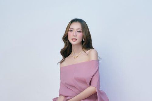 Hoa hậu Bảo Ngọc khoe ảnh ngọt như kẹo, nhan sắc mẹ nàng hậu càng gây sốt