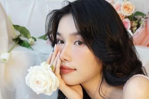 Nét dịu dàng của Á hậu Phương Anh