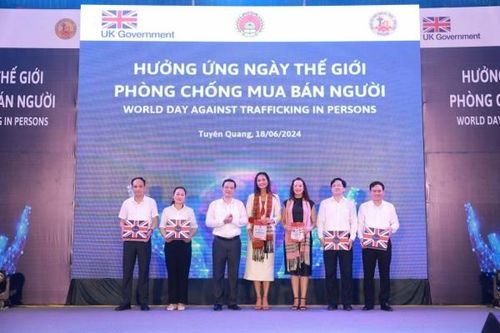 Hoa hậu H'hen Niê đồng hành nâng cao nhận thức về tội phạm mua bán người