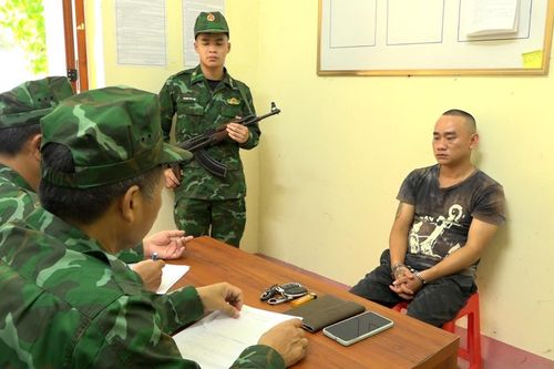 Bắt giữ 2 đối tượng tổ chức đưa đón người Trung Quốc nhập cảnh trái phép vào Việt Nam