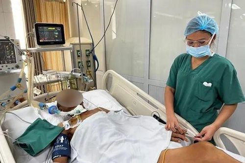 Khánh kiệt vì lo viện phí cho cha