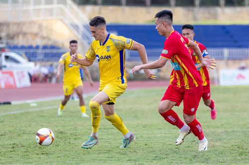 Nhận định Quảng Nam vs SLNA, 17h00 ngày 19/6: 'Chung kết ngược' của Nghệ An