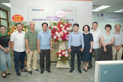 Lãnh đạo Hội Dầu khí Việt Nam chúc mừng Tạp chí Năng lượng Mới - PetroTimes nhân kỷ niệm 99 năm Ngày Báo chí Cách mạng Việt Nam