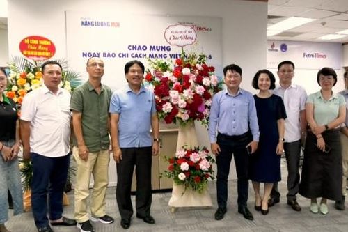 Lãnh đạo Hội DKVN chúc mừng Tạp chí Năng lượng Mới - PetroTimes nhân kỷ niệm 99 năm Ngày Báo chí Cách mạng Việt Nam