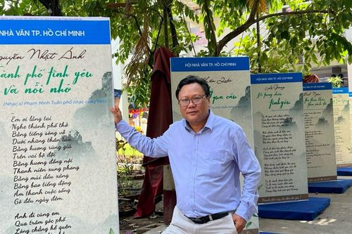 Tác giả Phùng Hiệu: 'Nhà văn đi làm báo sẽ dễ hơn nhà báo đi viết văn'