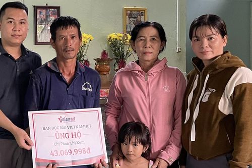 Trao hơn 40 triệu đồng tới gia đình người phụ nữ mắc bệnh ung thư ở Cần Thơ