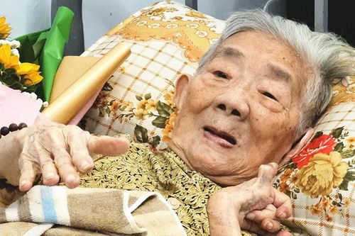 Nghệ sĩ Ngọc Bê trút hơi thở cuối cùng trong trung tâm dưỡng lão
