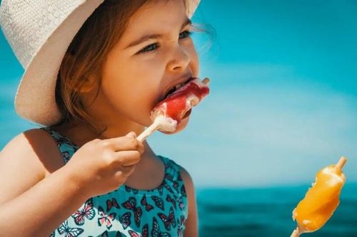 Trẻ ăn kem có tốt không, nên cho ăn ở độ tuổi nào?