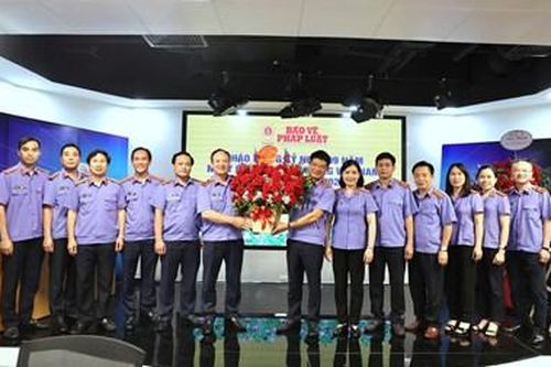 Đảng ủy VKSND tối cao và các cơ quan, đơn vị chúc mừng Báo Bảo vệ pháp luật