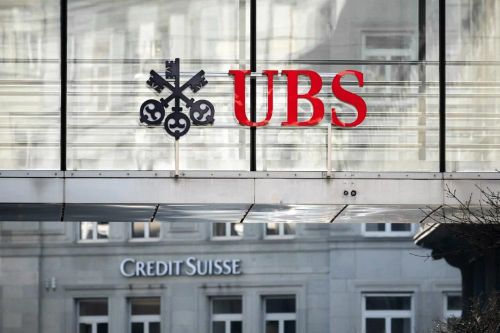 Ngân hàng UBS cảnh báo Thụy Sĩ có thể mất 'ngôi vương' quản lý tài sản
