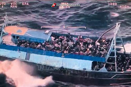 Tìm thấy 3 thi thể gần nơi đắm tàu ngoài khơi Italy