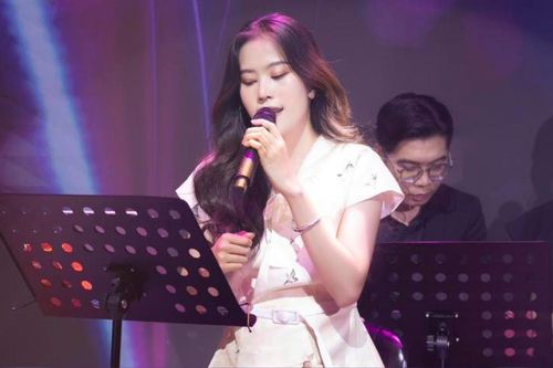 Nam Em: 'Thiếu âm nhạc tôi không sống nổi'