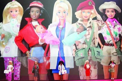 Ở tuổi 65, búp bê Barbie vẫn chưa 'nghỉ hưu'