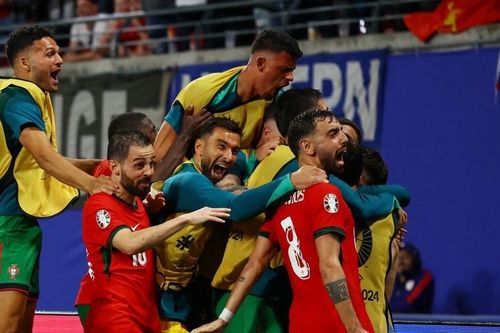 CR7 không ghi bàn, Bồ Đào Nha vẫn có chiến thắng nghẹt thở phút bù giờ