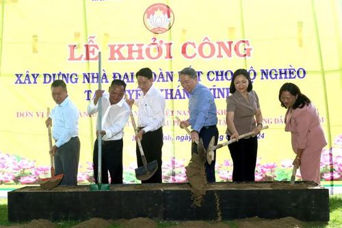 Khởi công xây dựng 100 căn nhà Đại đoàn kết cho hộ nghèo tại huyện Khánh Vĩnh