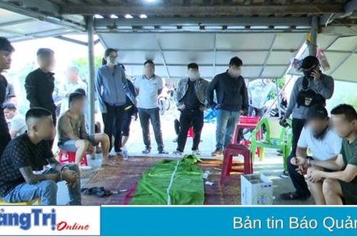 Khởi tố nhóm đối tượng đánh bạc và tổ chức đánh bạc ở phường Đông Lễ