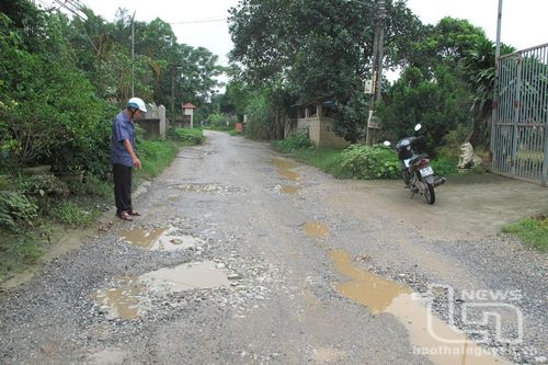 Cần sớm nâng cấp đường liên xã Hóa Thượng - Minh Lập