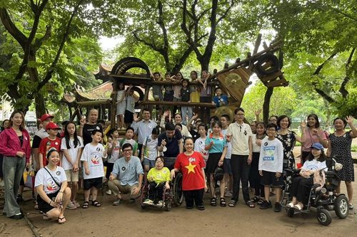 Sân chơi hòa nhập Thánh Gióng góp phần xây dựng thành phố thân thiện hơn cho trẻ khuyết tật