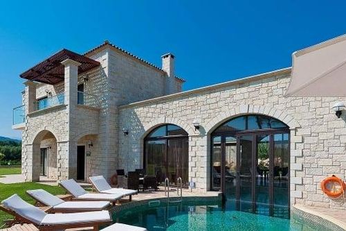 Giá nhà mới ở các nước giàu tăng vọt bất chấp lãi vay cao