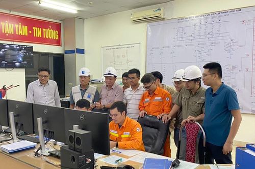 Vượt trước tiến độ 2 ngày, dự án Đường dây 500kV mạch 3 hoàn thành đóng điện hạng mục thứ 2
