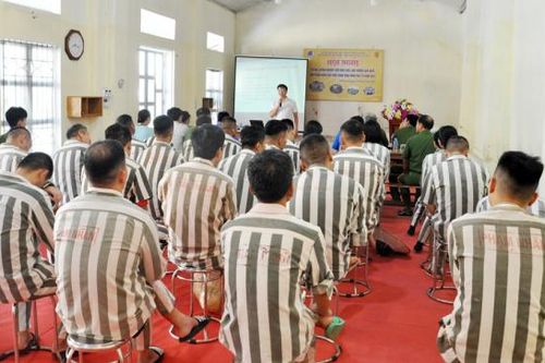 Trại tạm giam Công an Hải Dương hướng nghiệp cho phạm nhân sắp chấp hành xong hình phạt tù